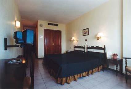 Al-Mar Hotel Algeciras Quarto foto